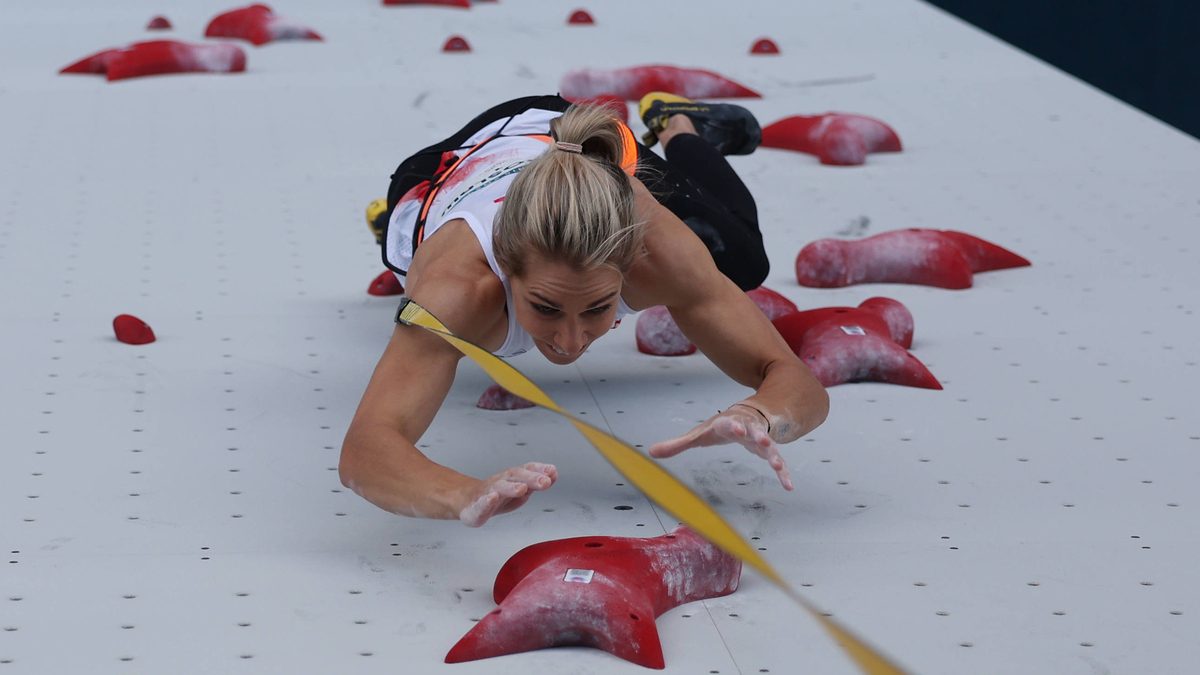 Aleksandra Miroslaw Put Spiderman to Shame with Olympic Wall Climb