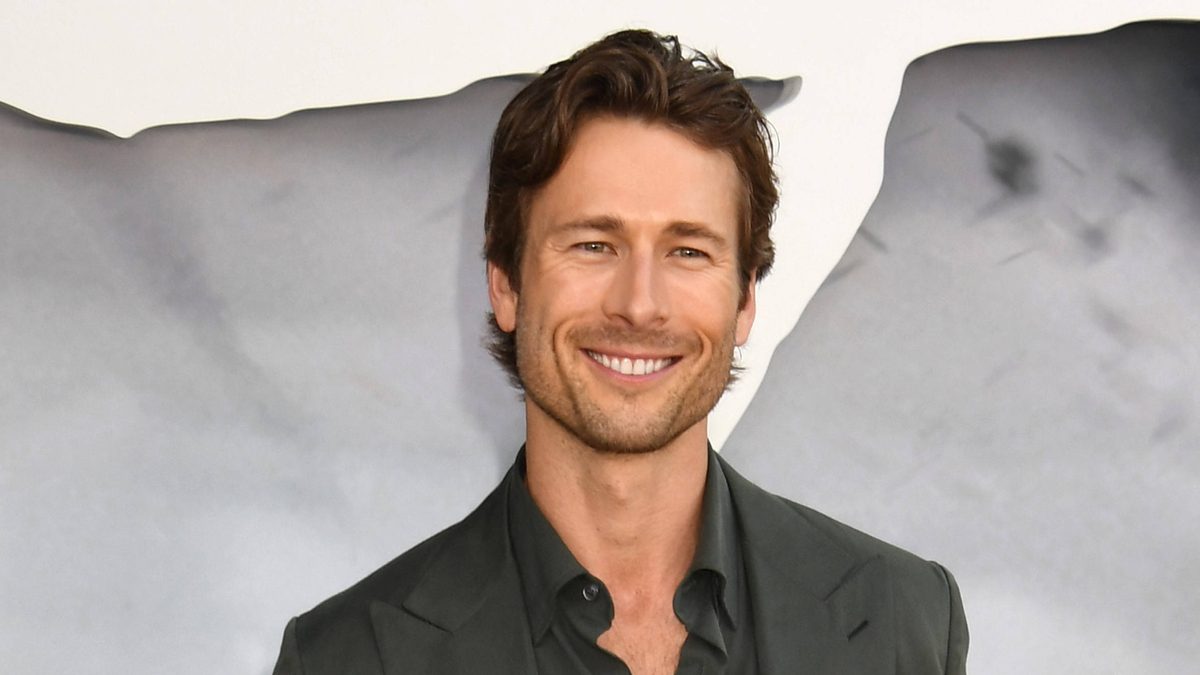 Glen Powell at the premiere of Universal Pictures Twisters on July 11, 2024 in Los Angeles, California.