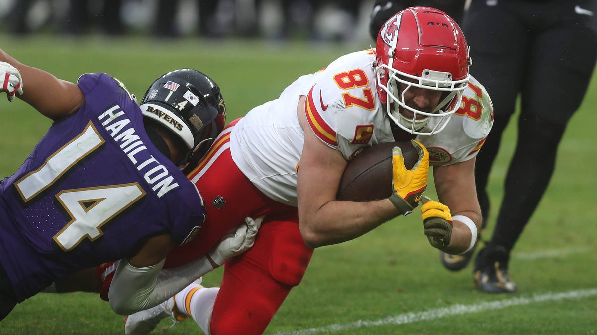 NFL, American Football Herren, USA 2024: Chiefs vs Ravens JAN 28 January 28, 2024: Kansas City Chiefs TE Travis Kelce (87) in action during the AFC Championship game against the Baltimore Ravens at M&T Bank Stadium in Baltimore, MD.