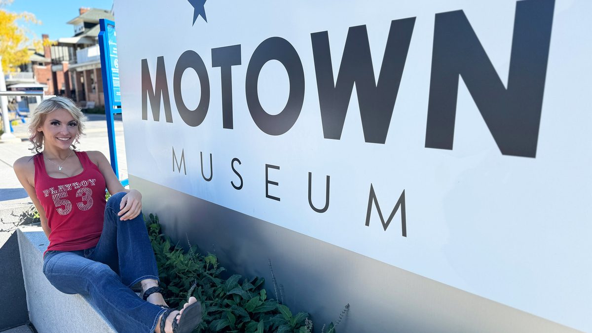 Griffin Maria by the Motown sign