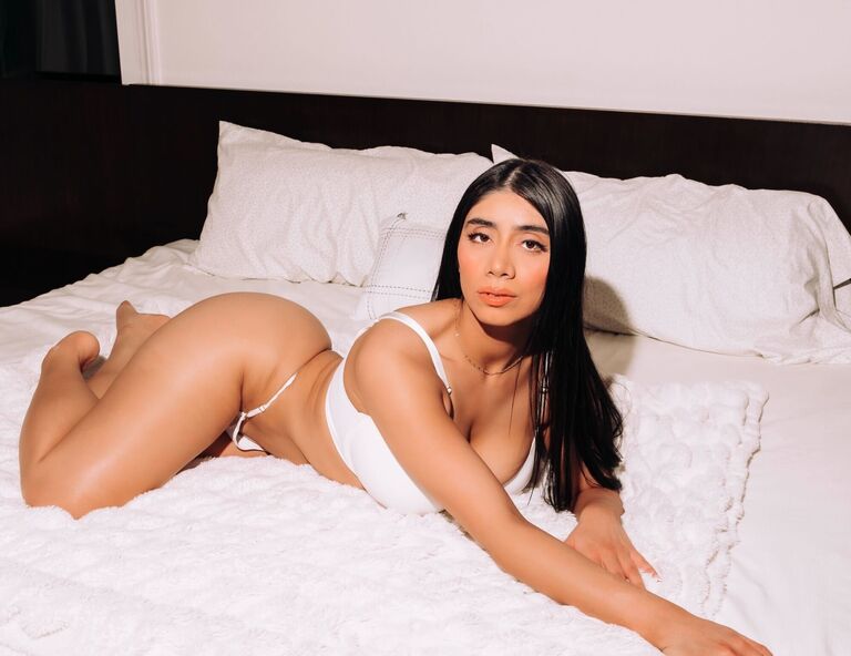 Sex, Cosplay and Rock & Roll: Meet Violet Myers