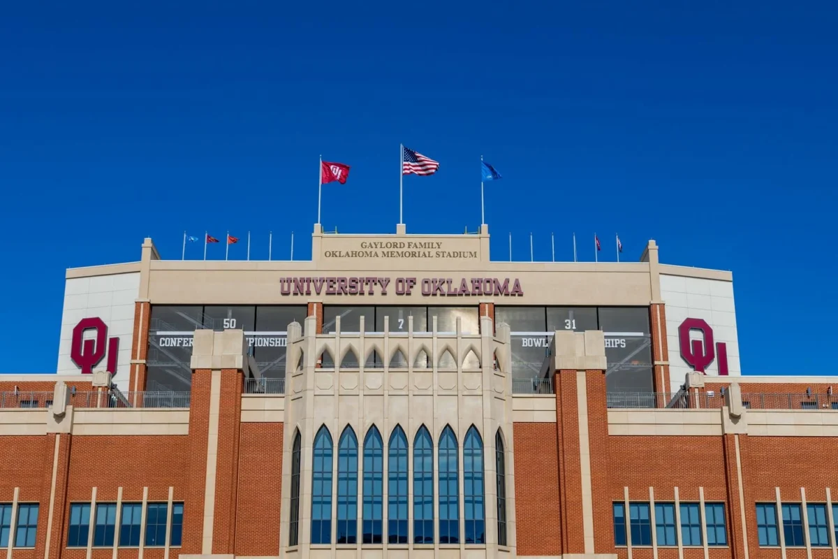 QB John Mateer Returning to Oklahoma for Final Season