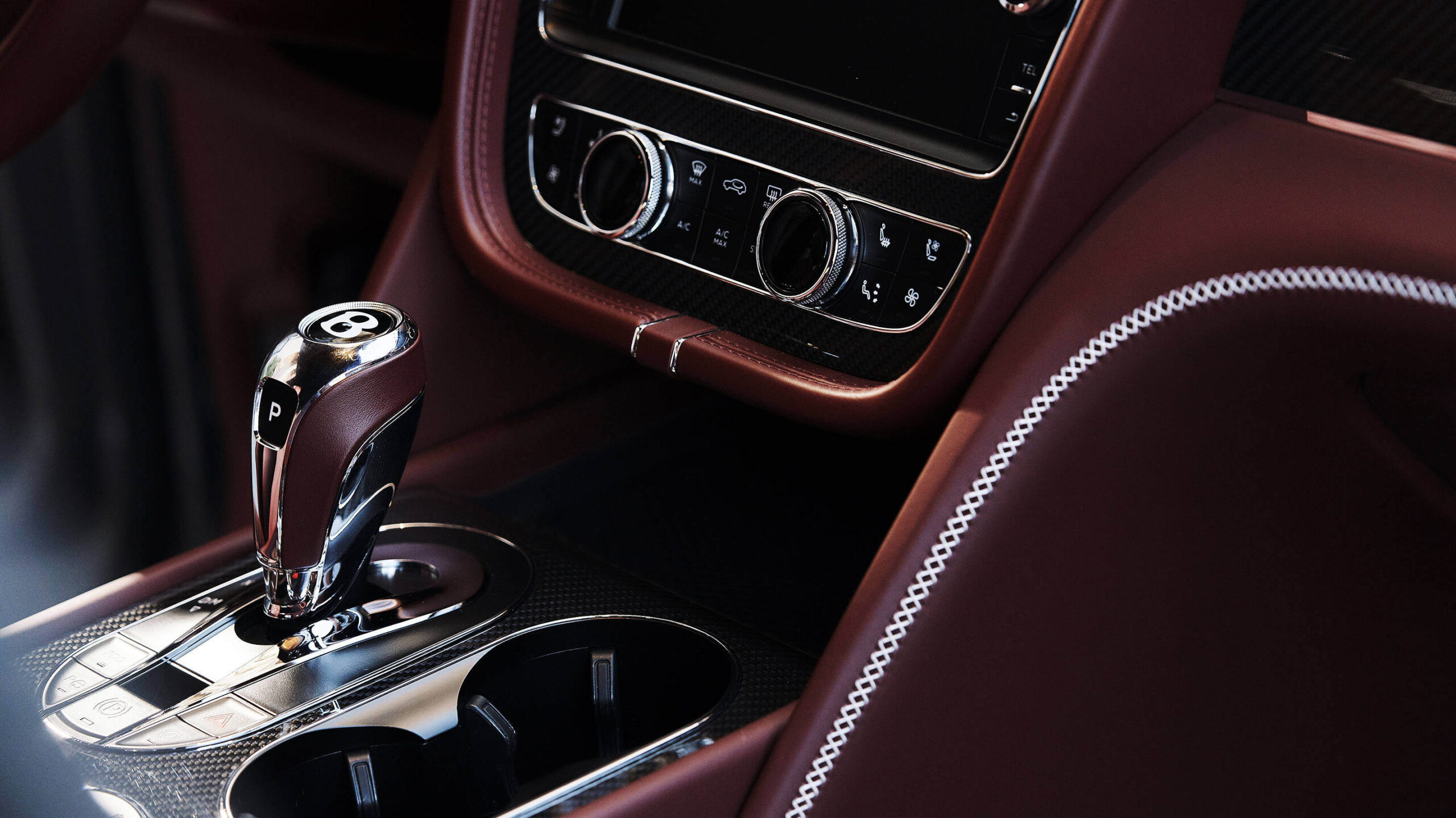Bentayga_embed(03).jpg