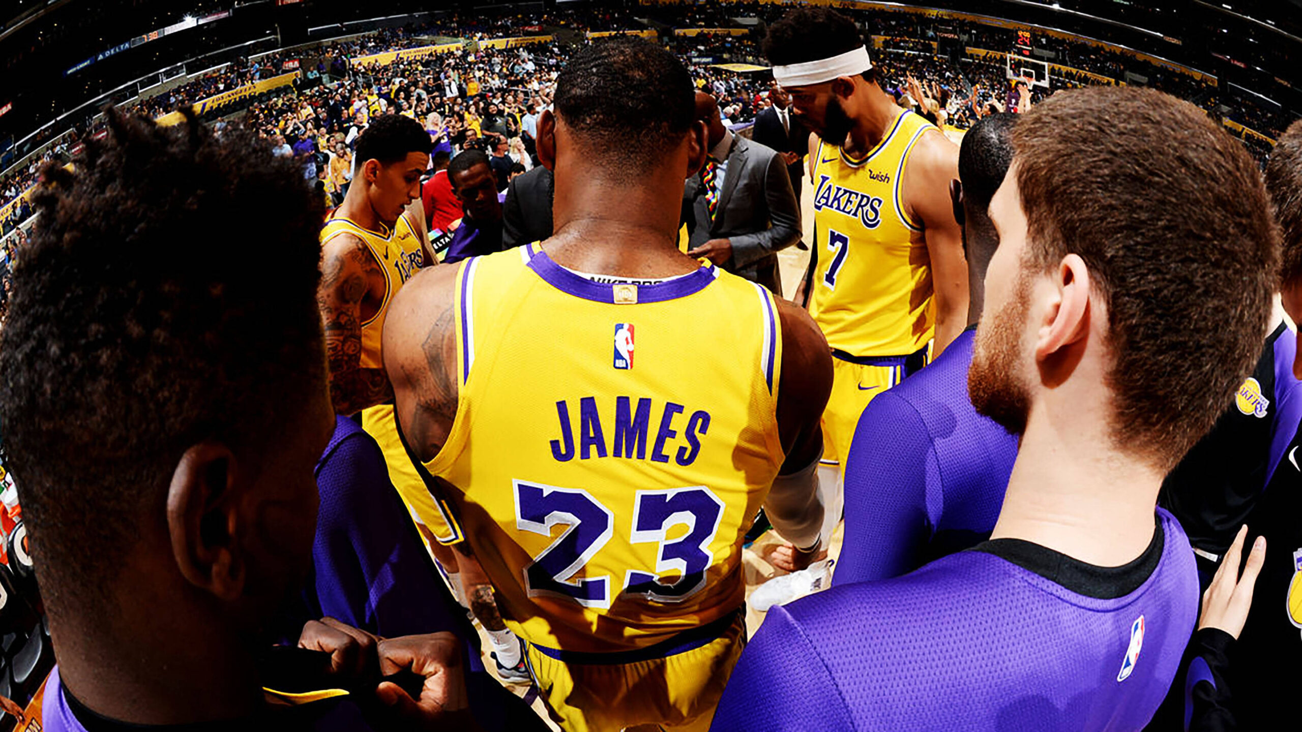 LeBron-lakers_16x9.jpg