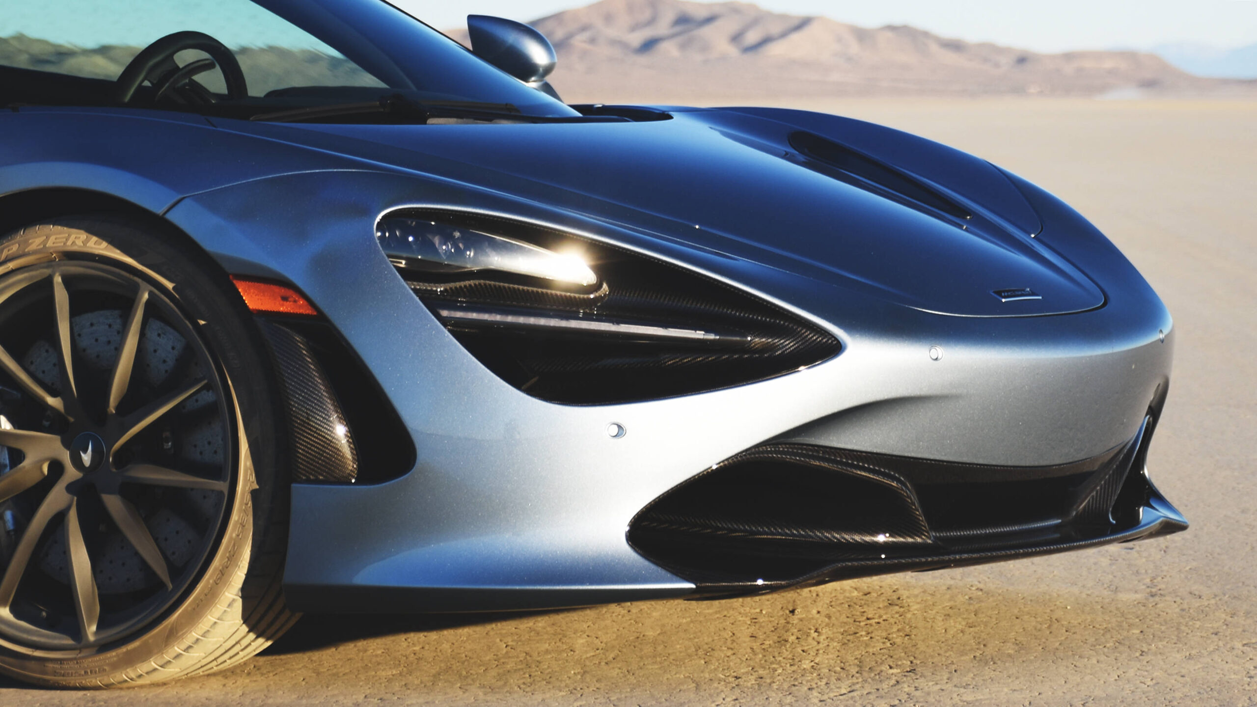 McLaren_720S_embed(03).jpg