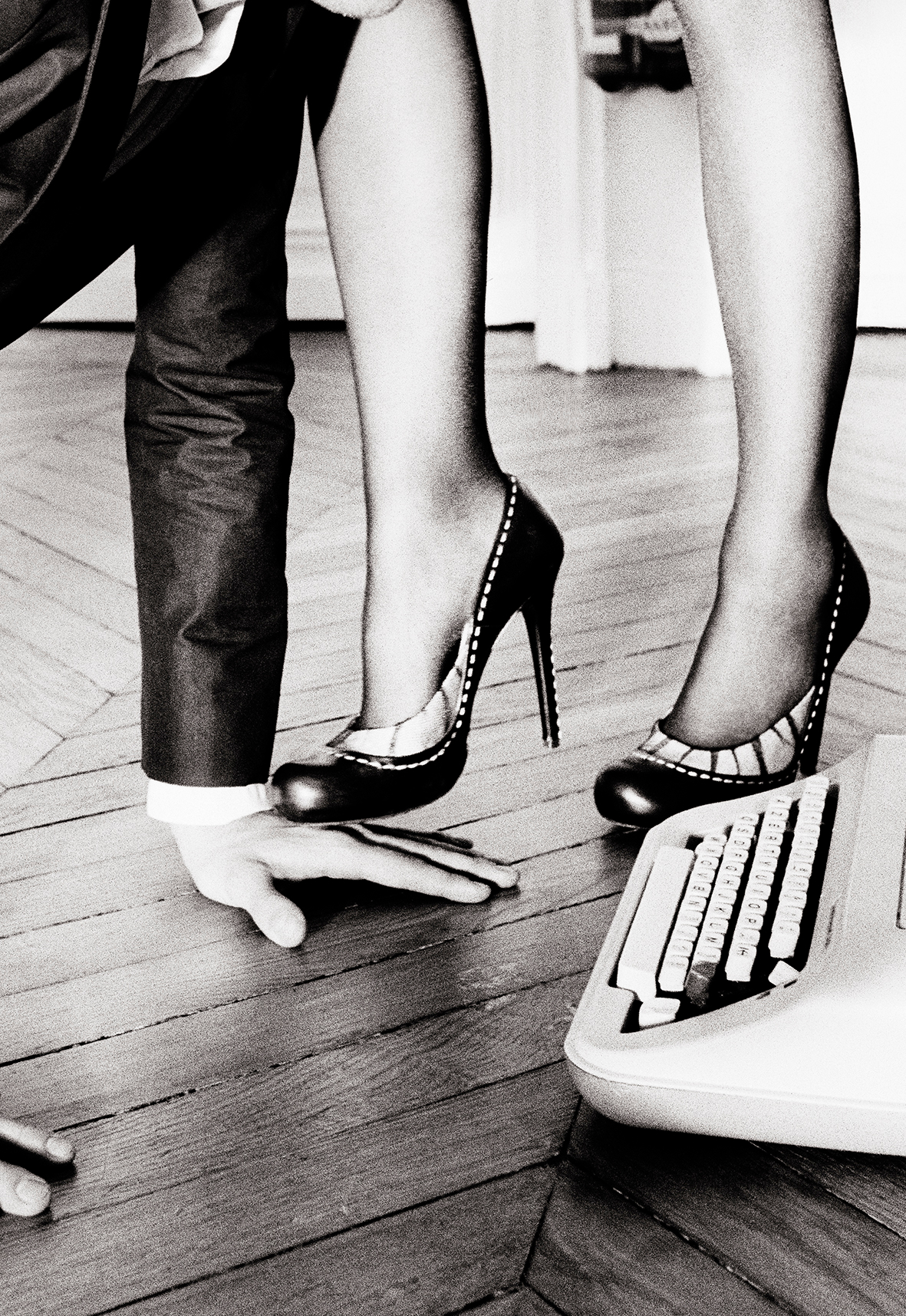 Office Story, Paris, 2007 © Ellen von Unwerth