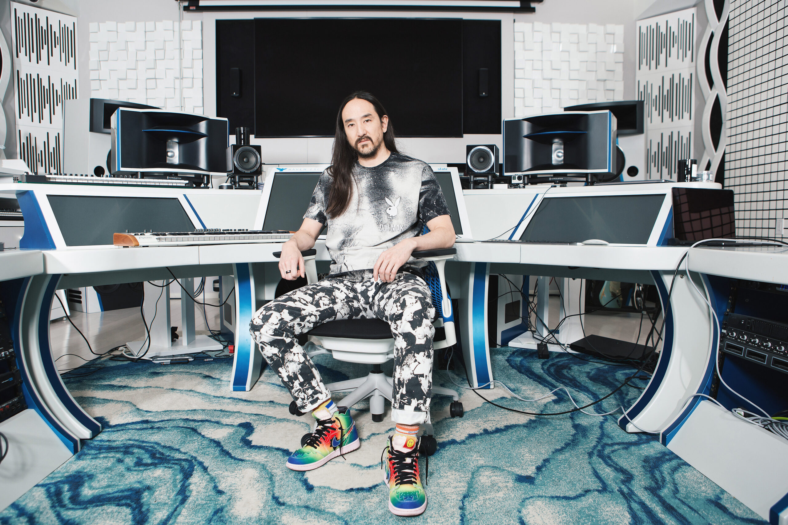 PLAYBOYxDIMMAK STEVE-AOKI 01