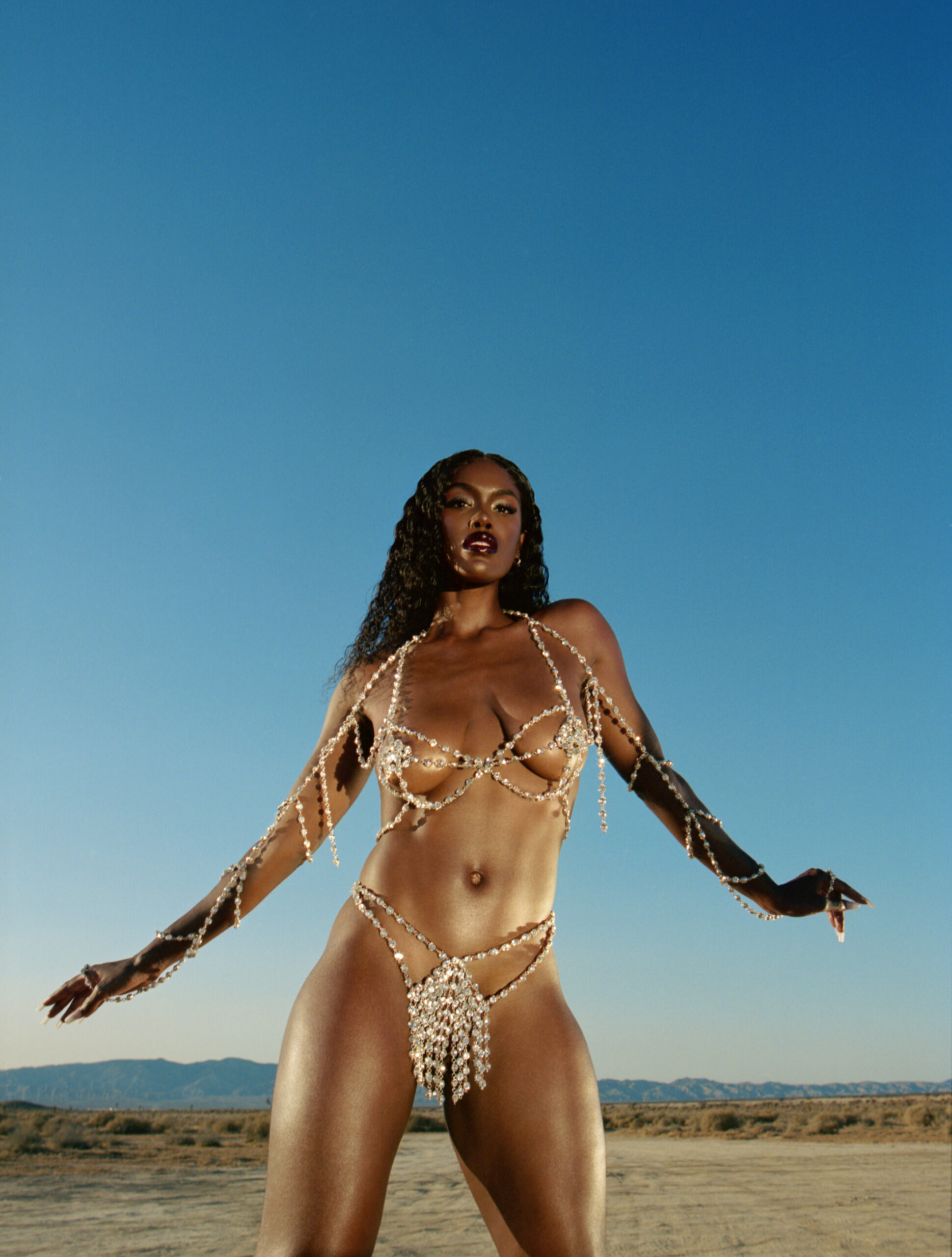 Playboy-December-PM-Tanarelle-Gallery-2 embed04B