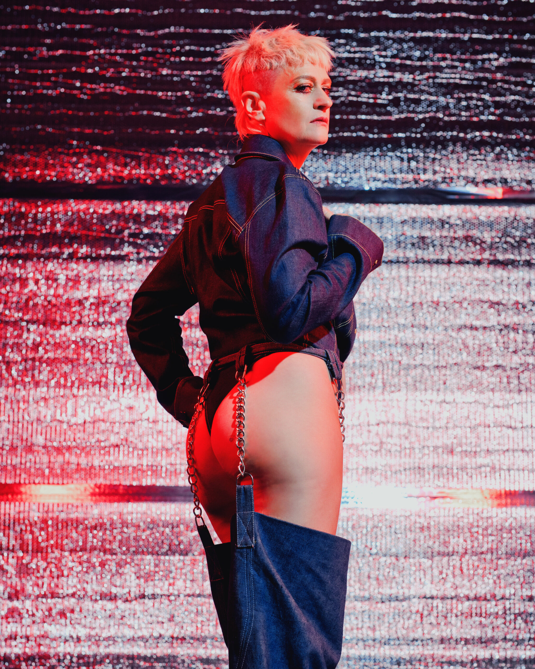 Playboy Peaches embed01B