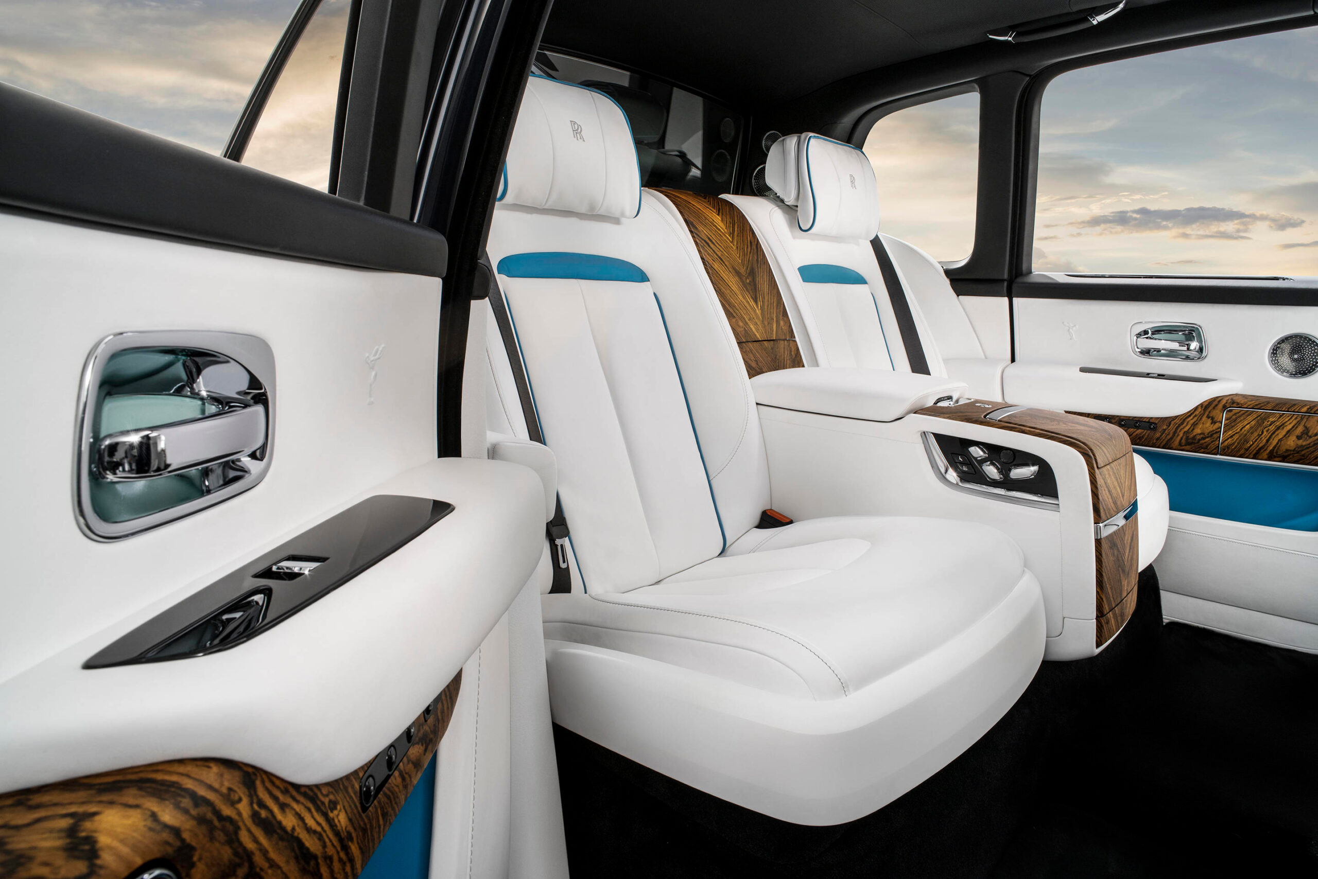 Rolls-Royce-Cullinan_embed.jpg
