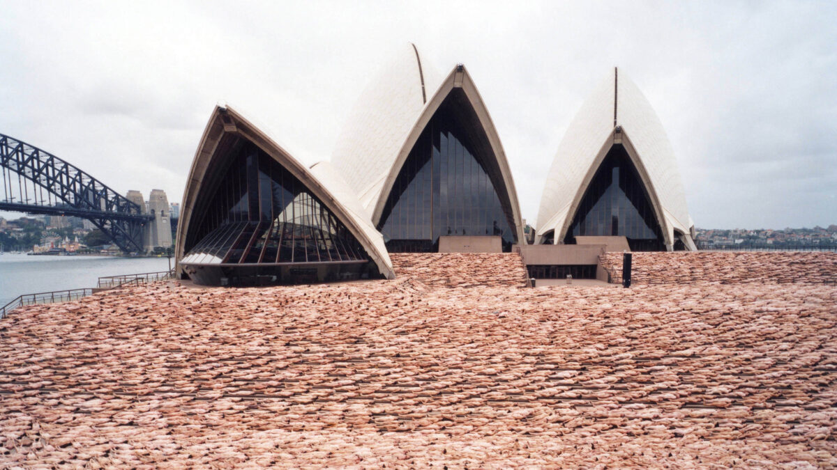 Spencer-Tunick_16x9.jpg