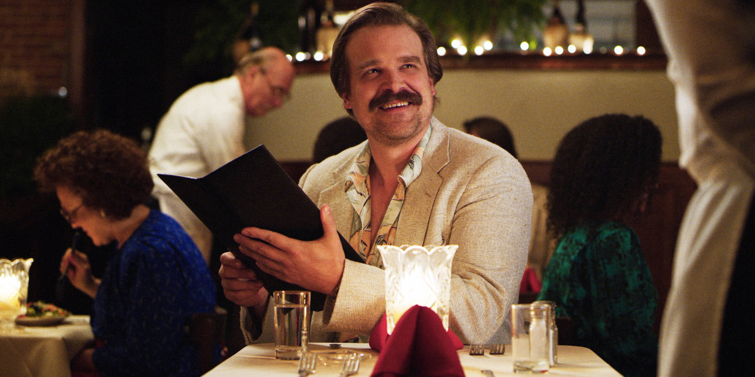 Stranger-Things_S3_Hopper_embed02.jpg