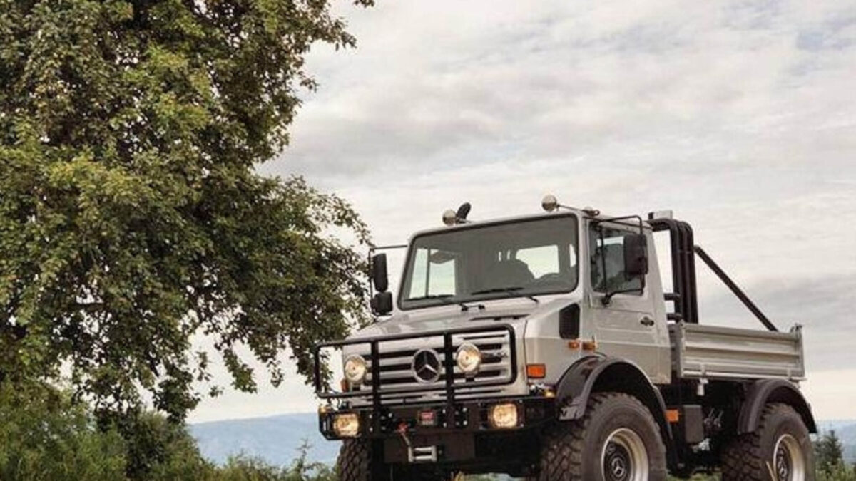 arnold-schwarzenegger-mercedes-unimog-sale-56-16x9.jpg
