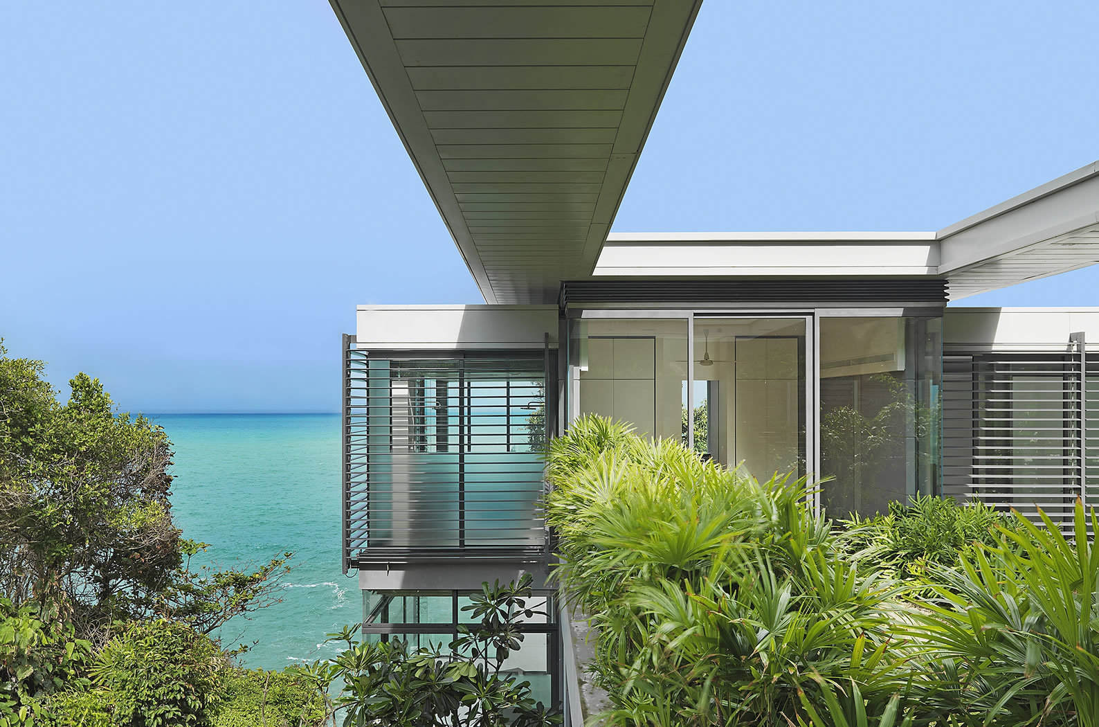 stunning-homes-on-cliffs-94-asset-5-full.jpg