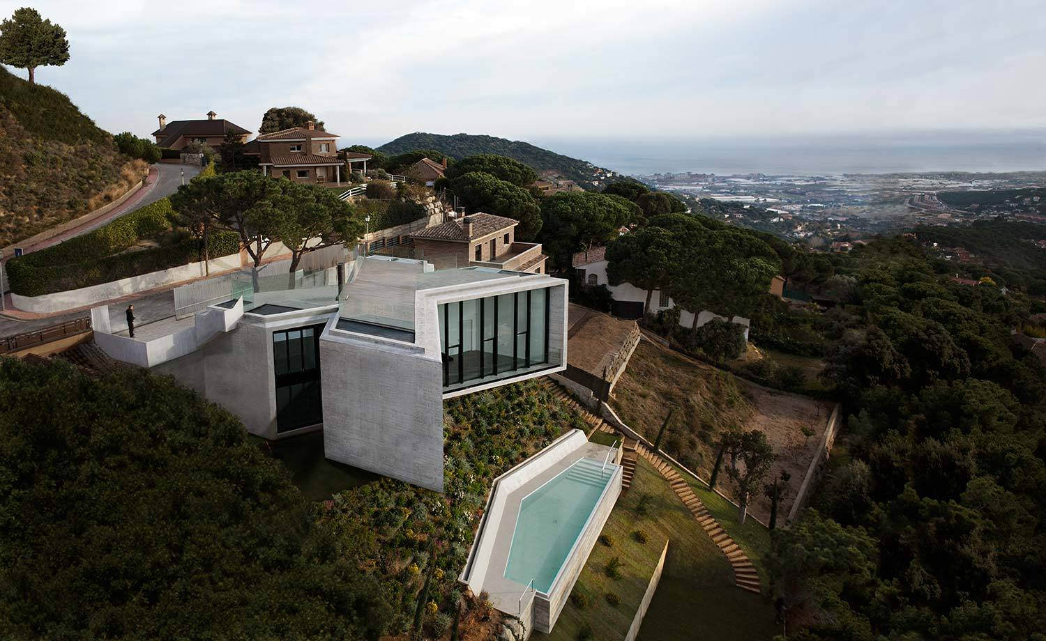 stunning-homes-on-cliffs-94-asset-8-full.jpg